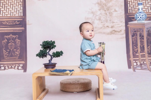 新野四个月宝宝可以坐着吗